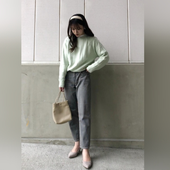 Uniqlo | Mint Light Souffle Yarn Mock Neck Sweater - Picture 6 of 9